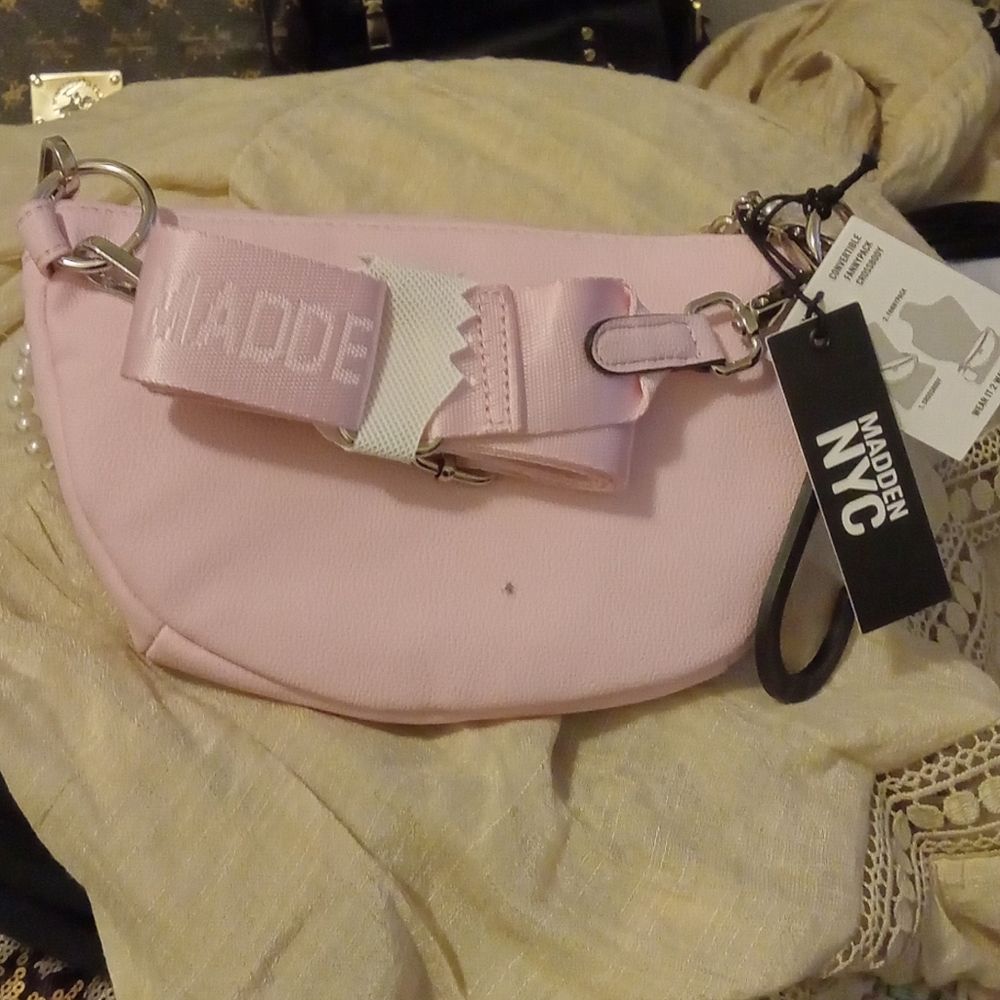 BB Dakota by Steve Madden Pink Crossbody Bag with Pearl Chain - Picture 6 of 6